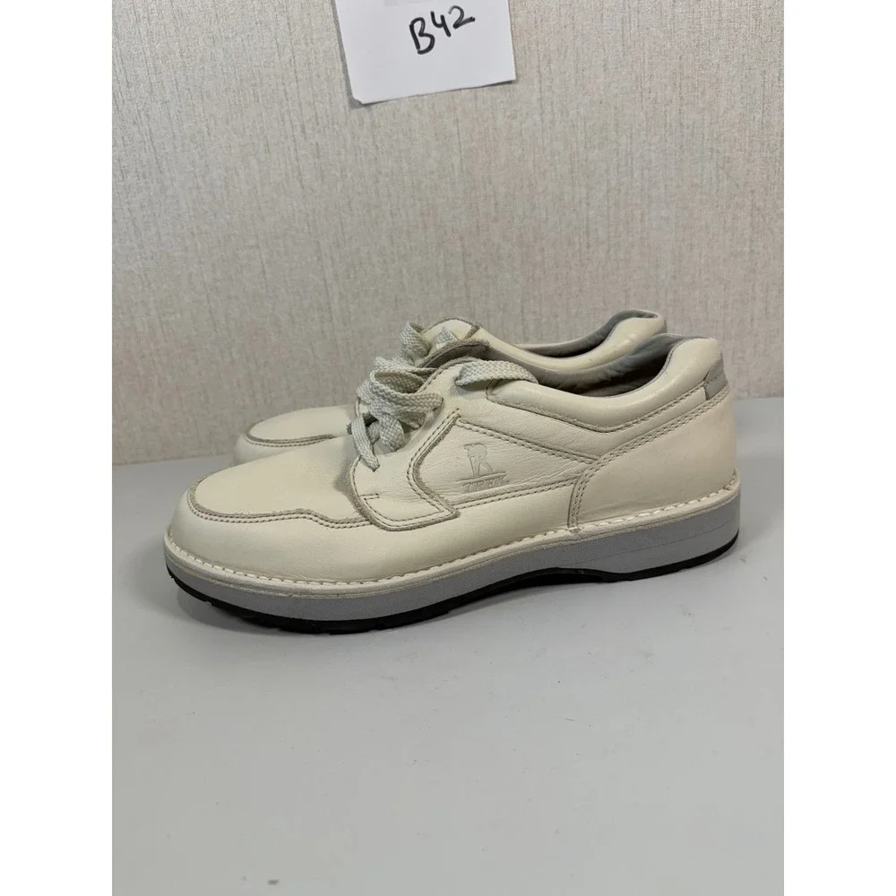 Mens Clarks Of England Biege Walking Shoes Size 12M